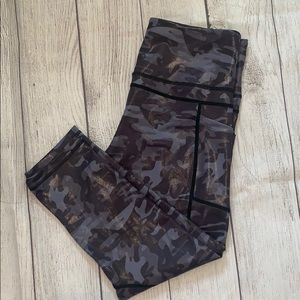 Pocket Capri Leggings 20” Inseam